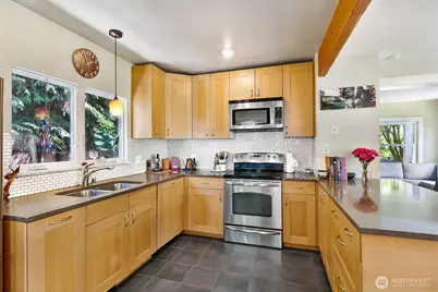 114 N 84th Street, Seattle, WA 98103 - Photo 10