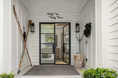 4233 E Lake Sammamish Shore Lane SE, Sammamish, WA 98075 - Photo 2