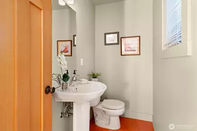 1209 N 44th Street, Seattle, WA 98103 - Photo 16