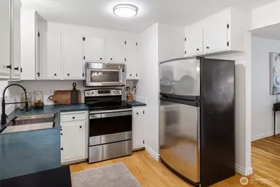 9226 NE 184th Place, Bothell, WA 98011 - Photo 12