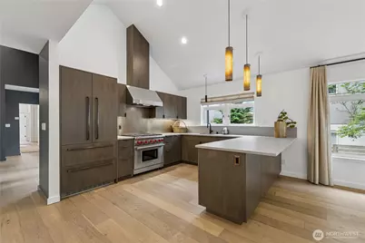 5932 California Avenue SW, Seattle, WA 98186 - Photo 4