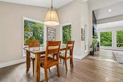 12022 210th Place SE, Issaquah, WA 98027 - Photo 6