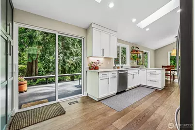 12022 210th Place SE, Issaquah, WA 98027 - Photo 10