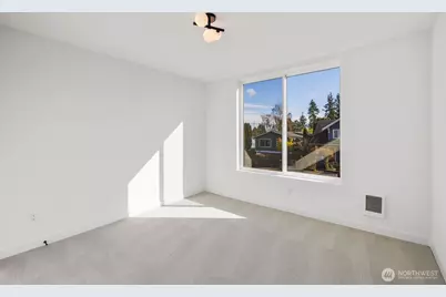 518 N 102nd Street, Seattle, WA 98133 - Photo 8