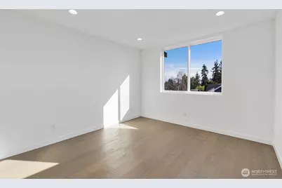 518 N 102nd Street, Seattle, WA 98133 - Photo 10