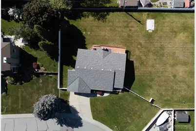 2038 Autumn Drive, East Wenatchee, WA 98802 - Photo 2