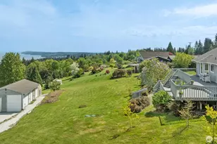 827 Michael Way, Camano Island, WA 98282 - Photo 32