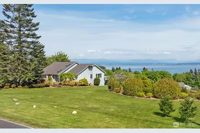 827 Michael Way, Camano Island, WA 98282 - Photo 2
