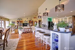 4076 S Camano Dr S, Camano Island, WA 98282 - Photo 10