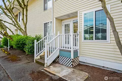 127 SW 154th Street #106, Burien, WA 98166 - Photo 4