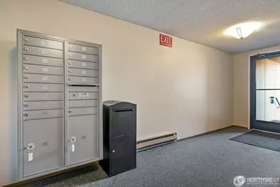 2034 14th Avenue W #104, Seattle, WA 98119 - Photo 4