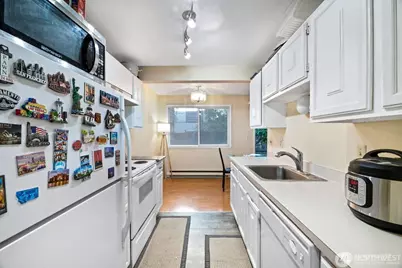 2034 14th Avenue W #104, Seattle, WA 98119 - Photo 6