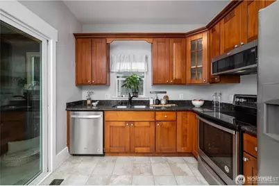 1305 NE 55th Street, Seattle, WA 98105 - Photo 12