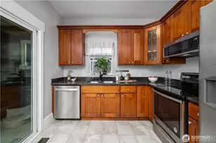 1305 NE 55th St, Seattle, WA 98105 - Photo 12