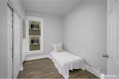 1305 NE 55th Street, Seattle, WA 98105 - Photo 18