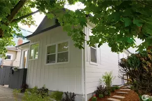 1305 NE 55th St, Seattle, WA 98105 - Photo 2