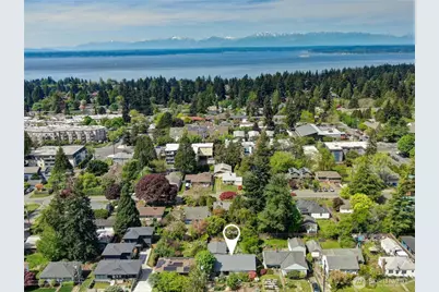 12727 Dayton Avenue N, Seattle, WA 98133 - Photo 32