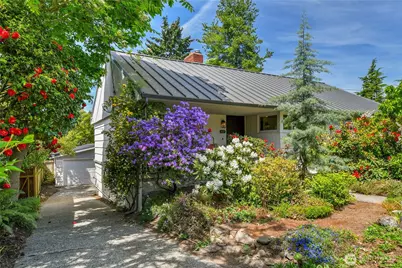 12727 Dayton Avenue N, Seattle, WA 98133 - Photo 1