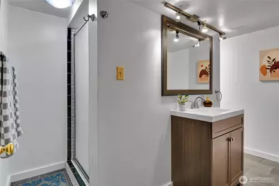 12727 Dayton Avenue N, Seattle, WA 98133 - Photo 28