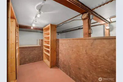 1423 Nob Hill Avenue N, Seattle, WA 98109 - Photo 28