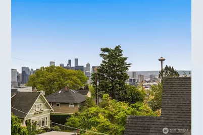 1423 Nob Hill Avenue N, Seattle, WA 98109 - Photo 18