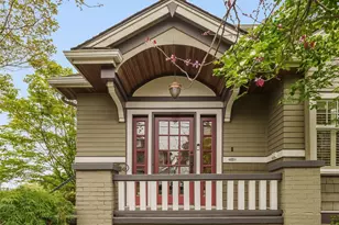 1423 Nob Hill Ave N, Seattle, WA 98109 - Photo 2