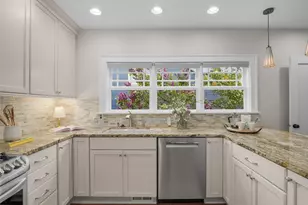 1423 Nob Hill Ave N, Seattle, WA 98109 - Photo 10