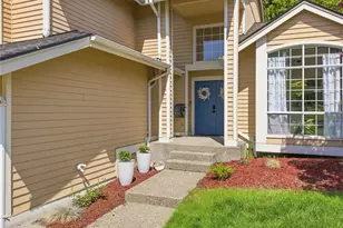 3803 Crystal Ridge Dr SE, Puyallup, WA 98372 - Photo 2