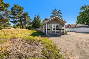 1210 32 St, Seaview, WA 98644 - Photo 4
