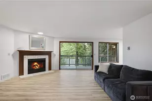 3438 161st Pl SE, Bellevue, WA 98008 - Photo 2