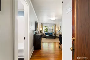 4725 15th Ave NE, Seattle, WA 98105 - Photo 4