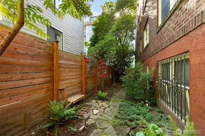 4725 15th Avenue NE #12, Seattle, WA 98105 - Photo 30