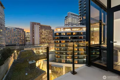 889 Avenue Square NE #807, Bellevue, WA 98004 - Photo 2