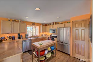31 Blue Skies Ln, Cathlamet, WA 98612 - Photo 8