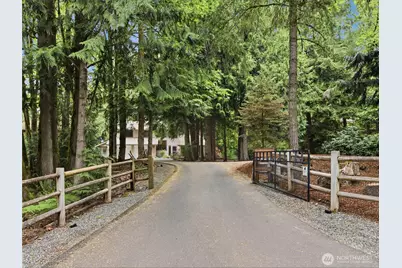 24214 SE 18th Place, Sammamish, WA 98075 - Photo 2