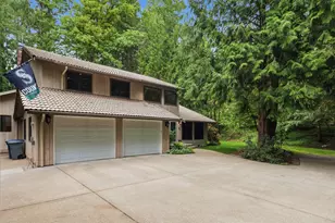 24214 SE 18th Pl, Sammamish, WA 98075 - Photo 38