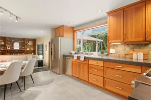 24214 SE 18th Pl, Sammamish, WA 98075 - Photo 16