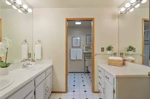 24214 SE 18th Pl, Sammamish, WA 98075 - Photo 28