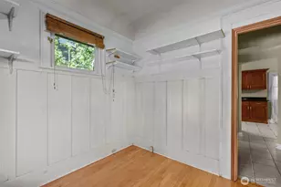 2010 NE 54th St, Seattle, WA 98105 - Photo 10