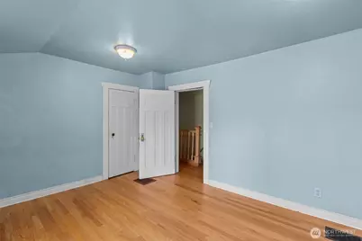 2010 NE 54th Street, Seattle, WA 98105 - Photo 28