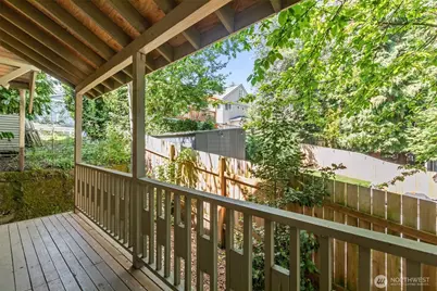 2010 NE 54th Street, Seattle, WA 98105 - Photo 34