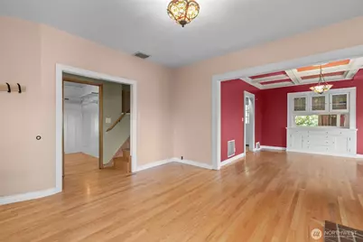 2010 NE 54th Street, Seattle, WA 98105 - Photo 6