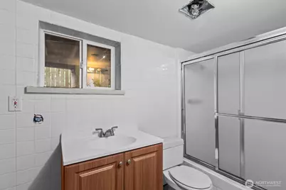 2010 NE 54th Street, Seattle, WA 98105 - Photo 20