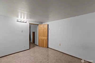 2010 NE 54th Street, Seattle, WA 98105 - Photo 22