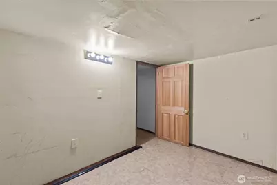 2010 NE 54th Street, Seattle, WA 98105 - Photo 24
