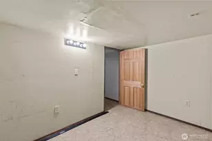 2010 NE 54th St, Seattle, WA 98105 - Photo 24