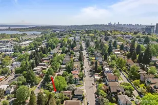 2010 NE 54th St, Seattle, WA 98105 - Photo 36