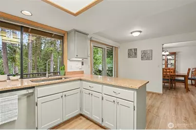 22934 SE 37th St, Sammamish, WA 98075 - Photo 12