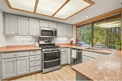 22934 SE 37th St, Sammamish, WA 98075 - Photo 10