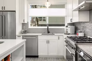 2009 E John St, Seattle, WA 98112 - Photo 6